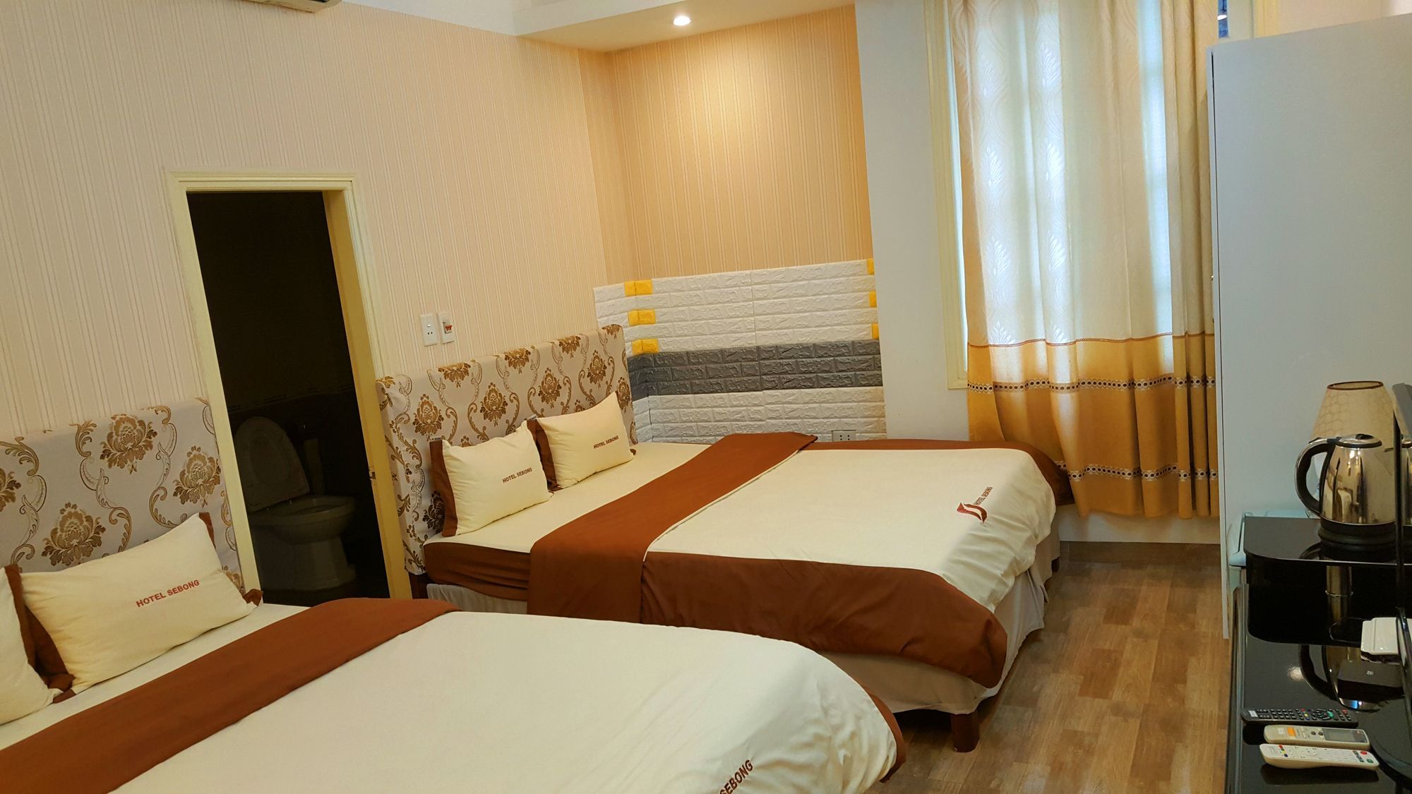 Sebong Hotel Hanoi Kültér fotó
